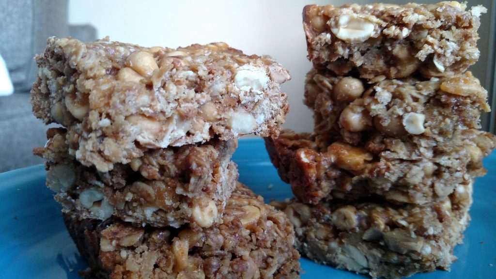 Homemade Peanut Butter Sesame Granola Bars | Gustare Gourmet